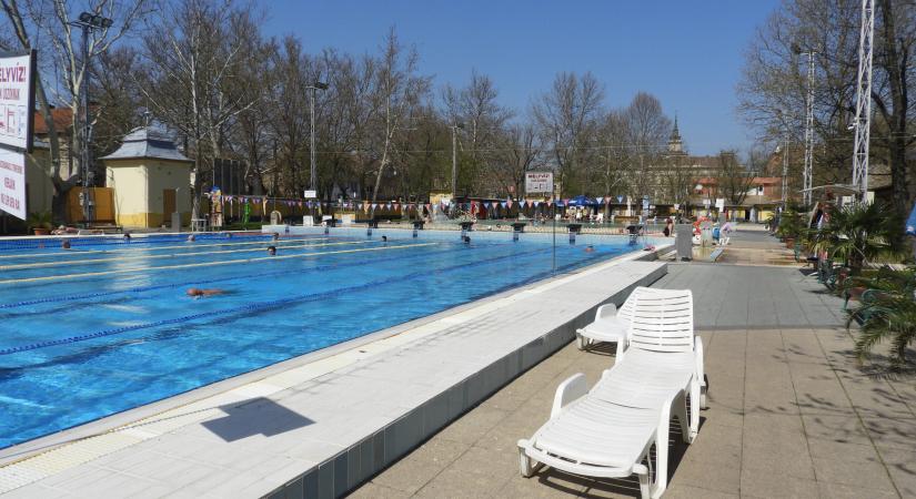 „Elszállt árak, hideg víz, romló öltözők” – vásárhelyi reakciók a strand áremeléseire