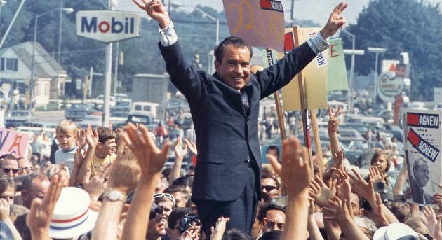 A Watergate-botránnyal teljesen aláásta hatalmát Richard Nixon