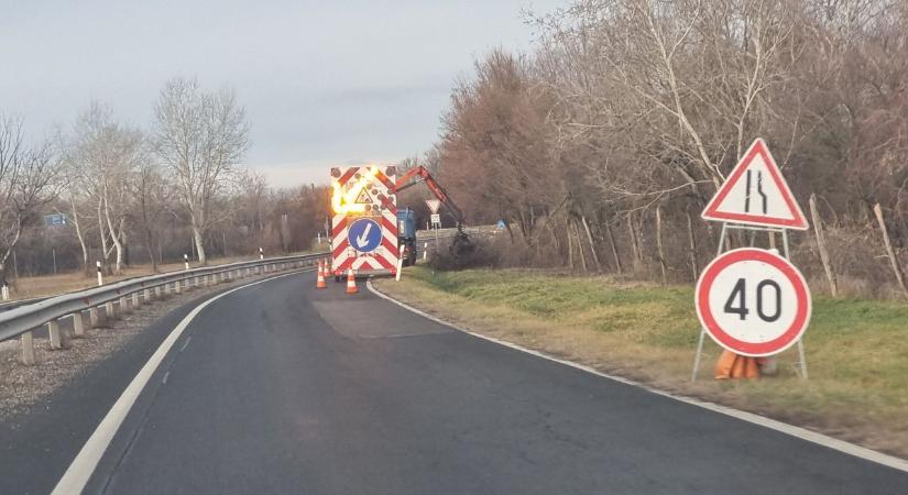 M7: Figyelem! Sávszűkítés az agárdi lehajtónál!