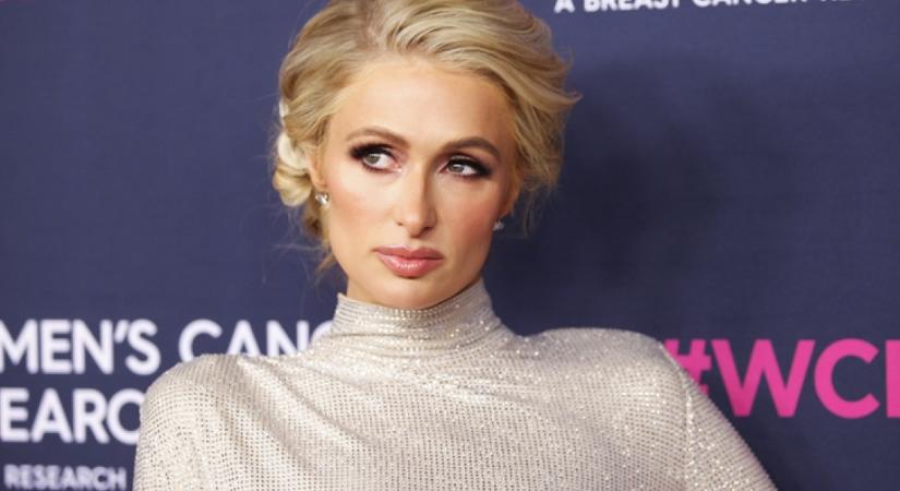 Élő adásban égett porig Paris Hilton háza