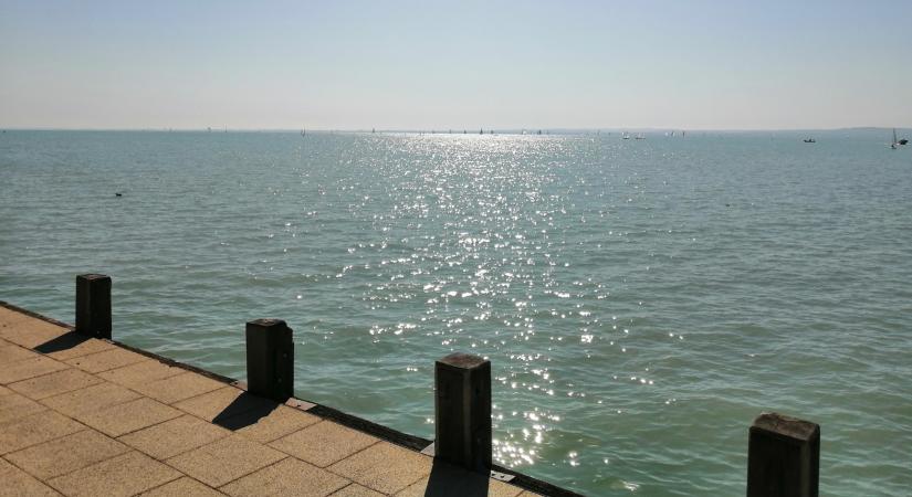 Drágul a parkolás Balatonfüreden