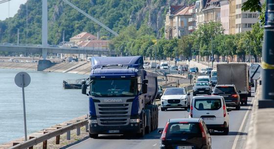 Budapest egyik legfontosabb útvonalán csökken a sebességhatár