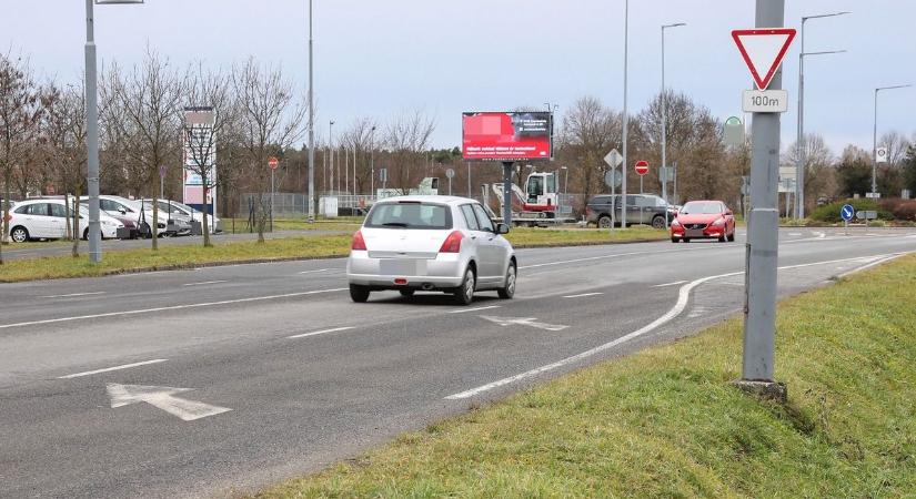 Driftelni tilos, dudálni szabad, udvariasnak lenni kötelező – változik a KRESZ!