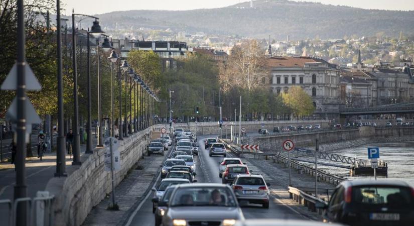 Vége a száguldásnak a budai alsó rakparton, ahol péntektől már csak 50 lesz a megengedett legnagyobb sebesség