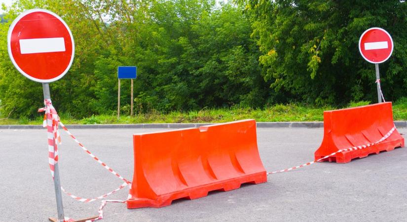 Teljes útzár miatt terelik a buszokat