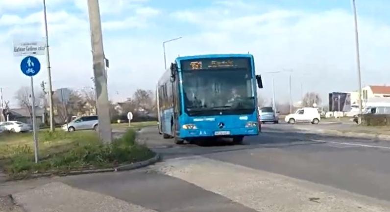 Dudálással mentett életet a 151-es busz vezetője a Gyömrői úton