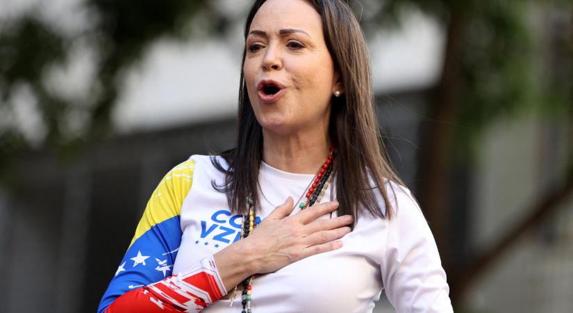 A venezuelai elnök elleni tüntetés után elhurcolták az ellenzék vezérét, María Corina Machadót