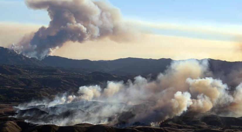 Tízre nőtt a Los Angeles-i tűzvész halálos áldozatainak száma, újabb kötelező kitelepítéseket rendeltek el