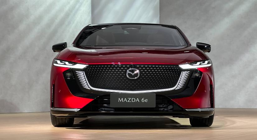 Végre egy rendes, hátsókerekes prémium szedán Japánból! Vagy Kínából? - Bemutató: Mazda6e e-Skyactiv EV