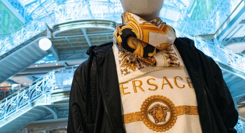 A Versace körül köröz a Prada, létrejöhet az olasz divatbirodalom