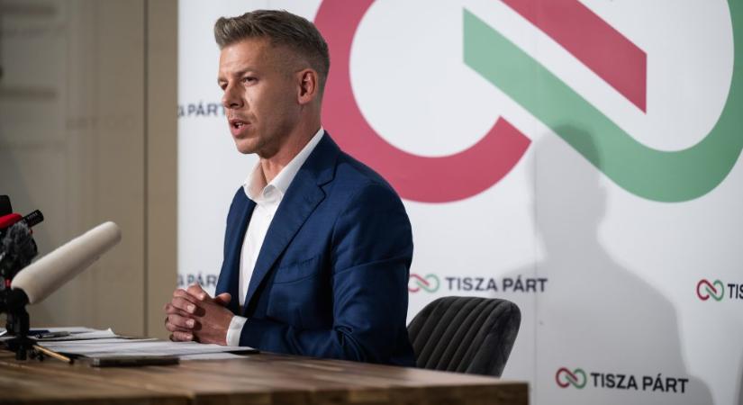 Magyar Péter: Amikor Orbán Viktor lába alatt elkezdett égni a talaj, lecserélték a körözést