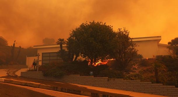 A Los-Angeles-i erdőtűz által okozta károk értéke már meghaladja az 50 milliárd dollárt