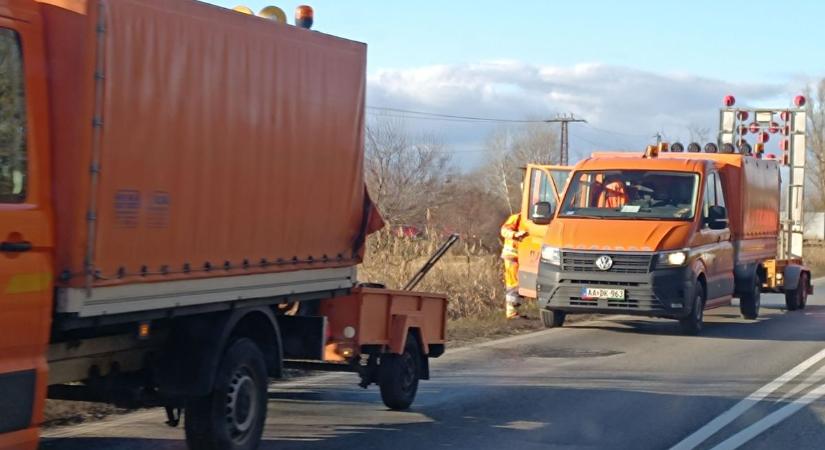 Útakadályban a 81-es főúton