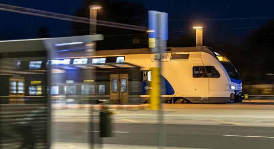 Sérült a felsővezeték, több órás késések vannak a győri vasútvonalon