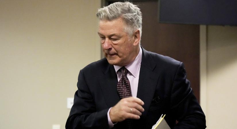 Alec Baldwin perre megy az őt vádló ügyészekkel