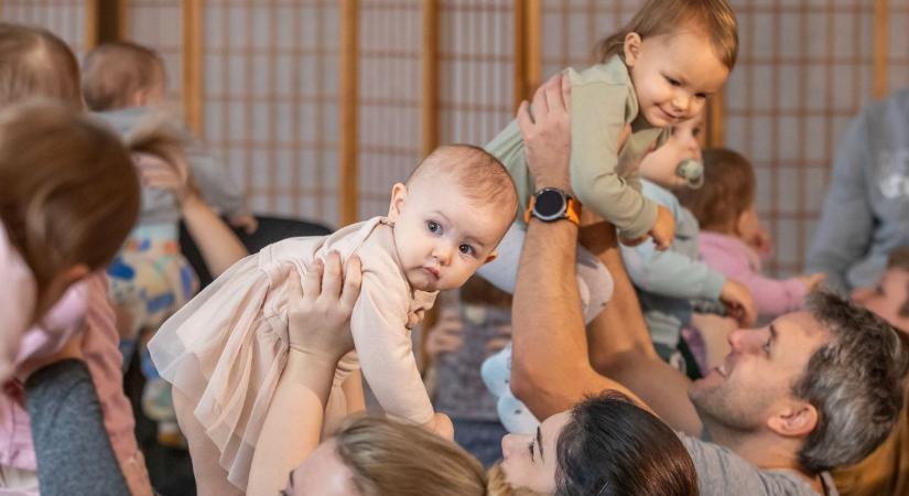 Babapercek a Gárdonyiban: közös játék és zene péntekenként (galéria)