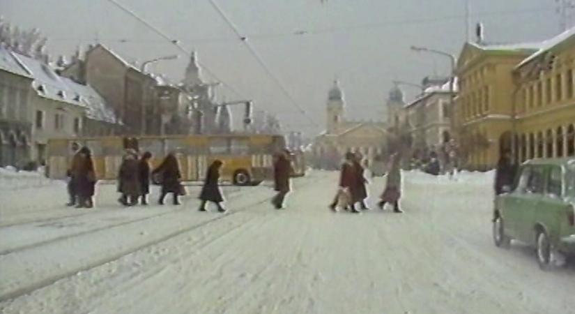 Majdnem 40 éve teljesen hó alá került Debrecen – korabeli videóval