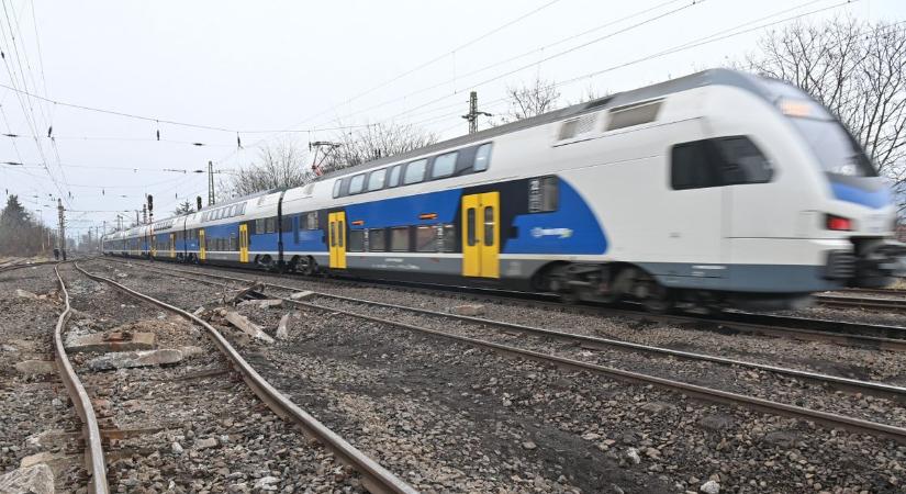 Változik több vonat menetrendje, ne megszokásból közlekedjen