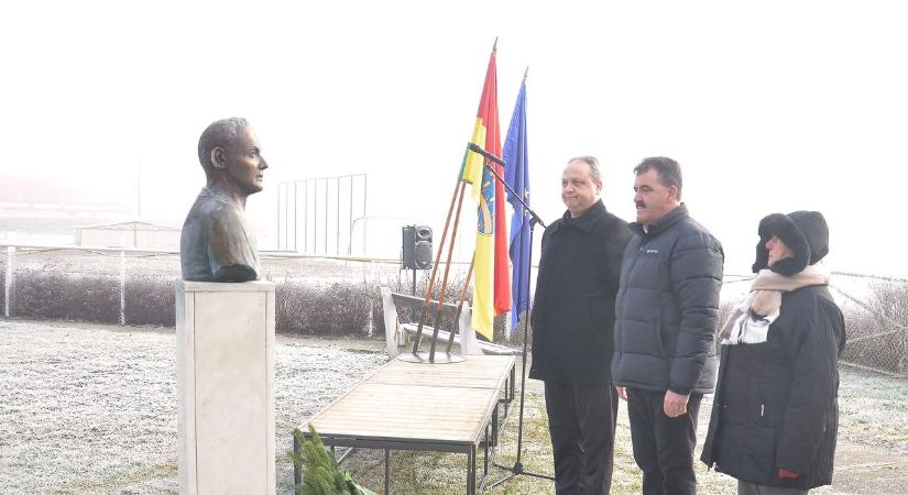 Szülővárosában emlékeztek meg Buzánszky Jenőről