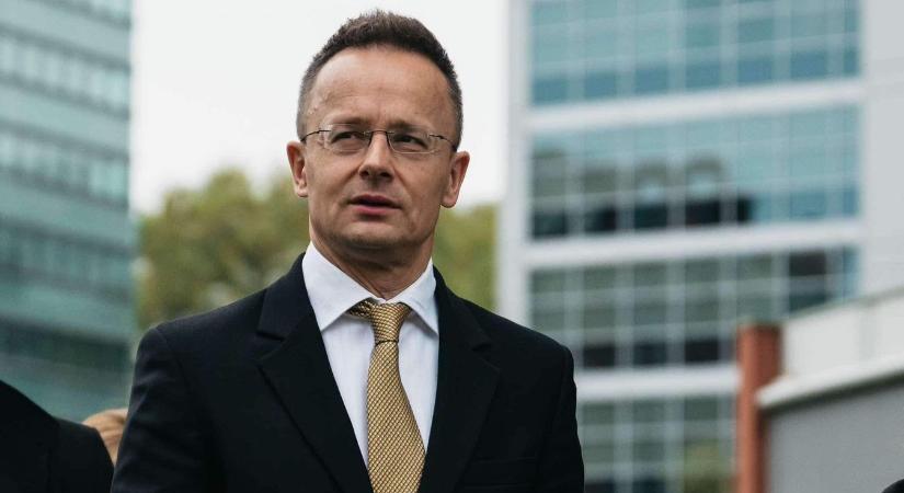 Szíjjártó Péter újabb álhírt cáfolt  videó