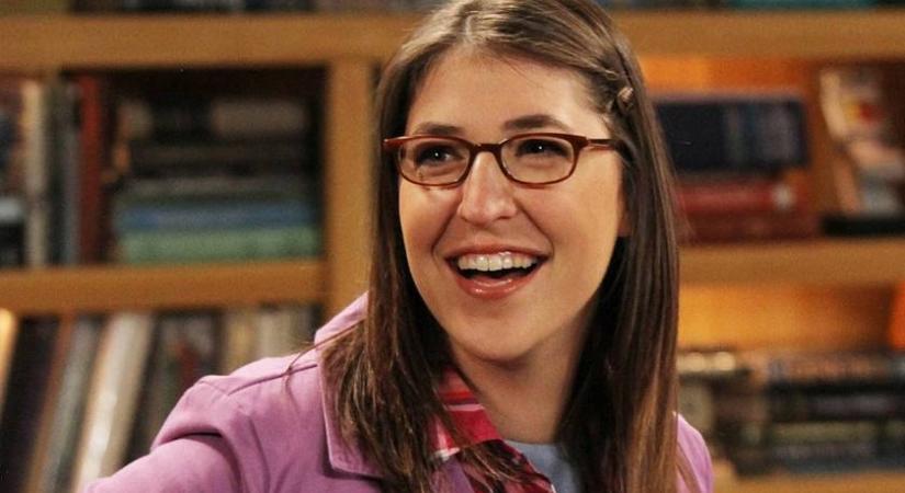 Emlékszel az Agymenők Amyjére? A 49 éves Mayim Bialik így fest friss fotóin