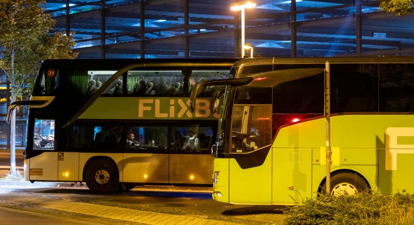 Borzasztó tragédia! Ketten meghaltak, négyen súlyosan megsérültek egy németországi buszbalesetben