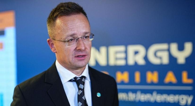 Szijjártó Péter: kilőhet a benzin ára a térségben az új szankciók miatt