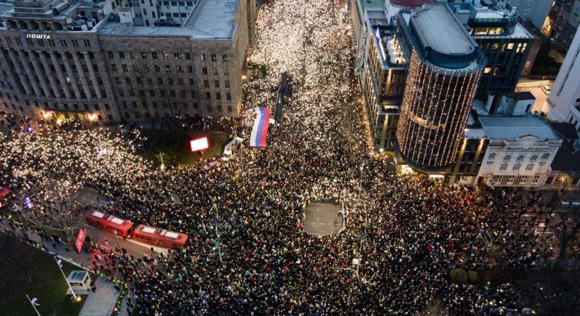 Ismét többezres kormányellenes tiltakozást tartottak Belgrádban