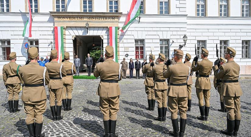 Elmaradt az év végi jutalomosztás az állami cégeknél