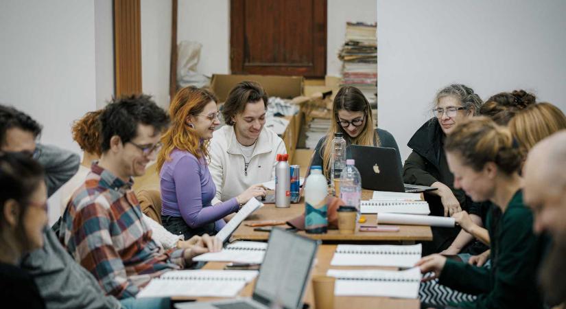 Háy János darabját és nőnapi ősbemutatót állít színpadra a Szigligeti Színház