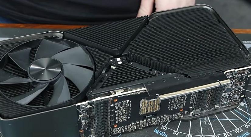 Videón, ahogy darabokra kapják az Nvidia brutális RTX 4090 Ti videókártyáját