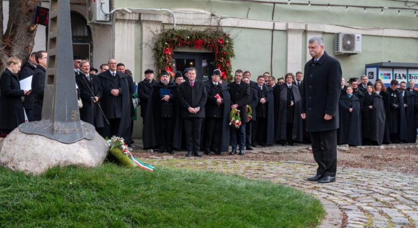 „Ha az európai keresztény emberek elhagyják őrhelyeiket, elvész a vallásszabadság”