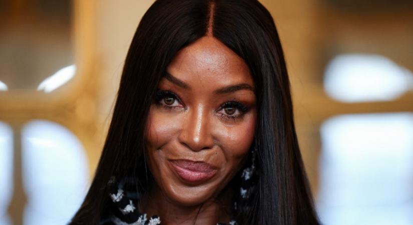 Az 54 éves Naomi Campbell soha nem látott fotókat mutatott a gyerekeiről, imádják érte az emberek