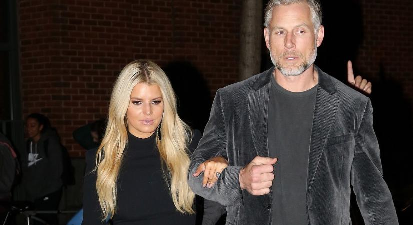 Jessica Simpson tíz év után válik három gyermeke édesapjától