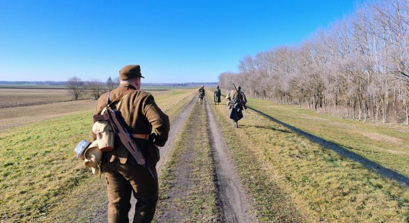 Emléktúrával emlékeztek a Don-kanyar áldozatai előtt