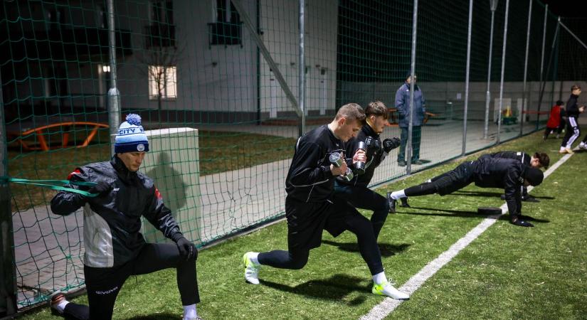 Új játékosok is feltűntek az első edzésen a Bonyhád VLC-nél, ahol előrébb lépnének a tabellán (fotókkal)