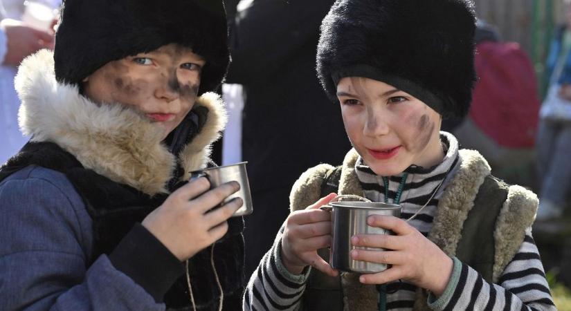 Hamarosan az utcán borotválják majd a férfiakat