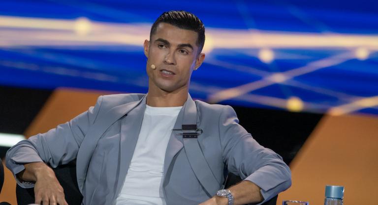 Döbbenetes összeg: Cristiano Ronaldo 82 milliárd forintért maradhat még egy évet