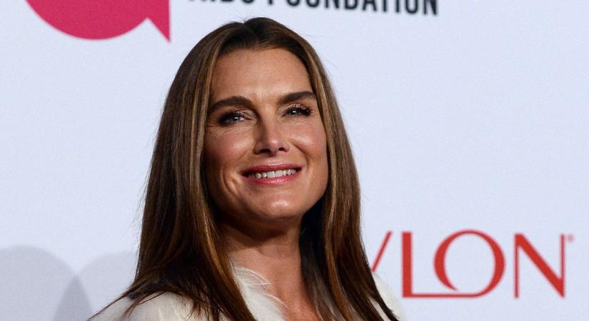 Brutális formában: 59 évesen bikiniben mutatta meg testét Brooke Shields