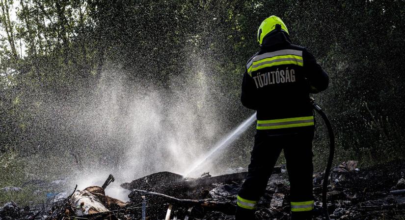 6000 köbcentis céges autó jár tűzoltóknak: remekbe szabott hirdetéssel toboroznak a zsámbéki önkéntesek!