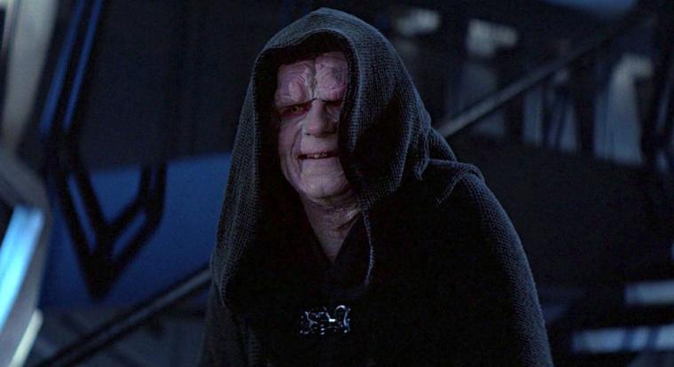 Más sithekkel ellentétben Palpatine sosem használt sisakot, és ez bizony a jedik hatalmas szerencséje