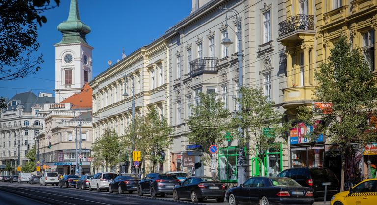 A parkolási díjak emelésével gyengítenék Oroszország háborús potenciálját