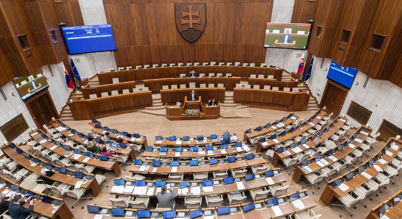 Szerdán sem sikerült megnyitni a parlament rendkívüli ülését