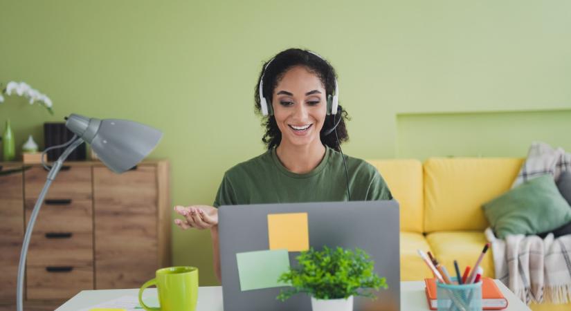 Otthonról dolgozik? Így rendezze be a tökéletes home office-t