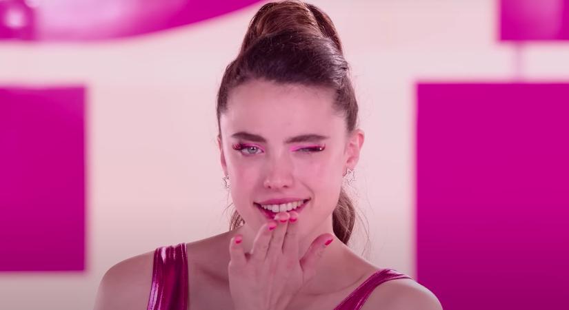 "Teljesen szétb*szták az arcomat" - Margaret Qualley szerint egy évig tartott, mire felépült A szerben viselt maszkok okozta kárból