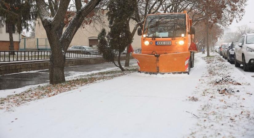 Elő a hólapátokkal! Mutatjuk, meddig várható havazás Nyíregyházán (fotók és videó)