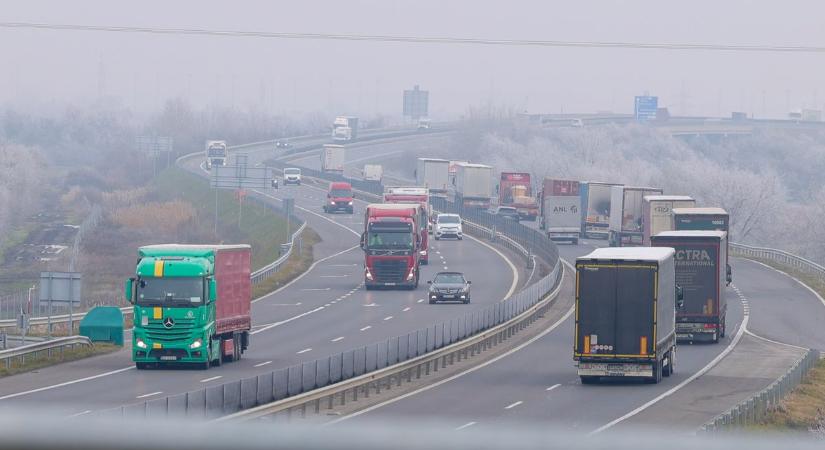 Megszállta a rendőrség az M43-ast és környékét – videóval