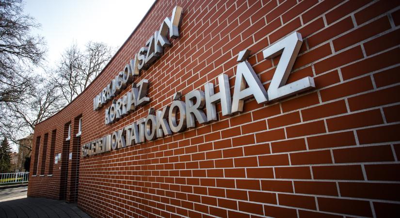 Most érkezett: a szombathelyi kórház 7 osztályán rendeltek el látogatási tilalmat