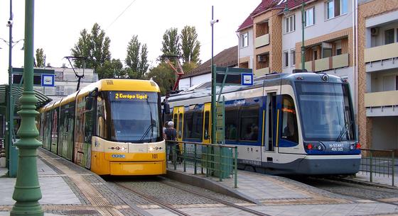 Sárgítják a szegedi tram-traineket, mert nem veszik észre az autósok