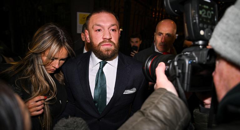 Felmelegítették McGregor nemi erőszak-ügyét, a bántalmazott nő 75 000 dollárt követel